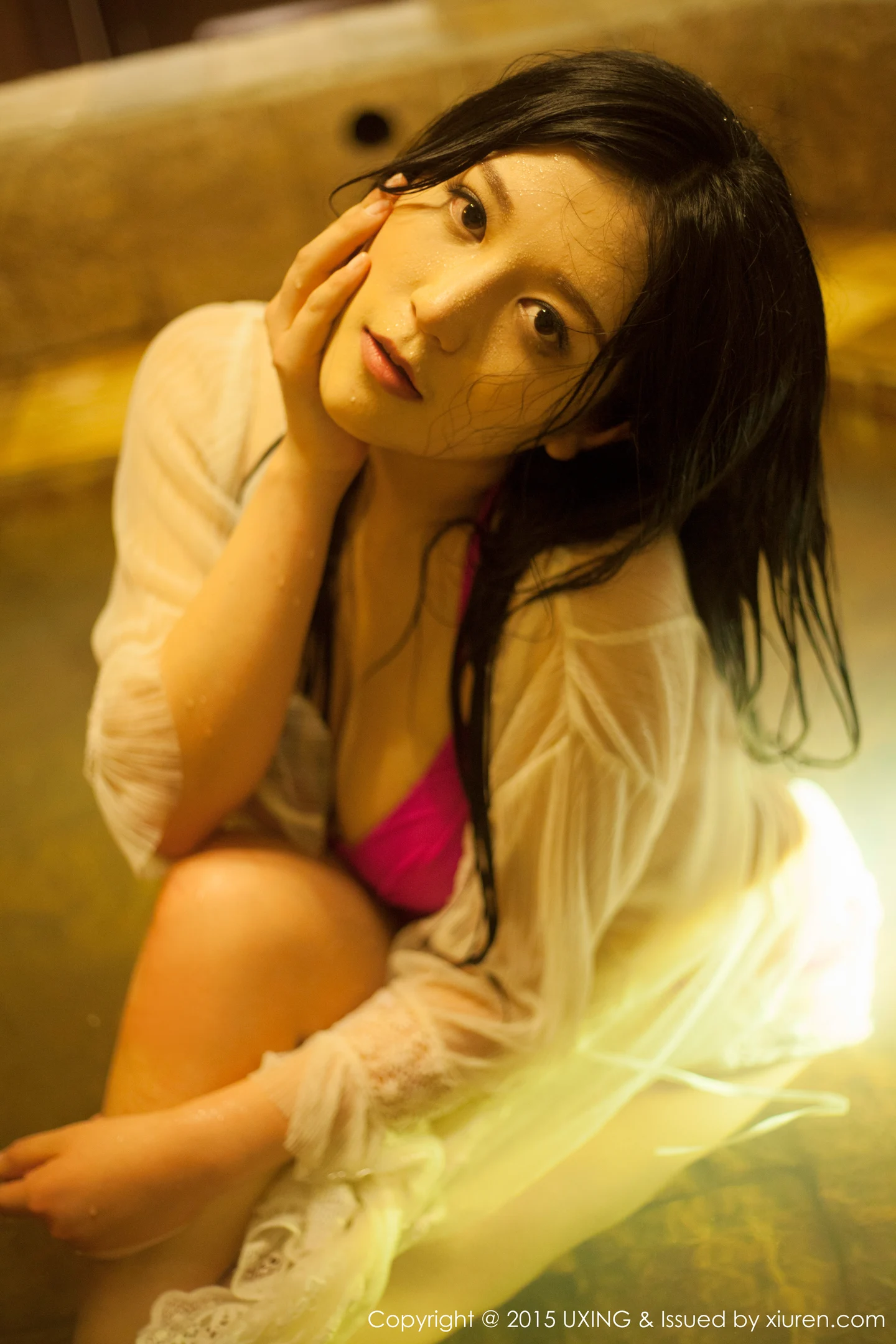 [UXING优星馆]Vol.006_嫩模莲漪lenne红色内裤性感翘臀低胸内衣秀豪乳55P-秀人网 - XiuRen.Space